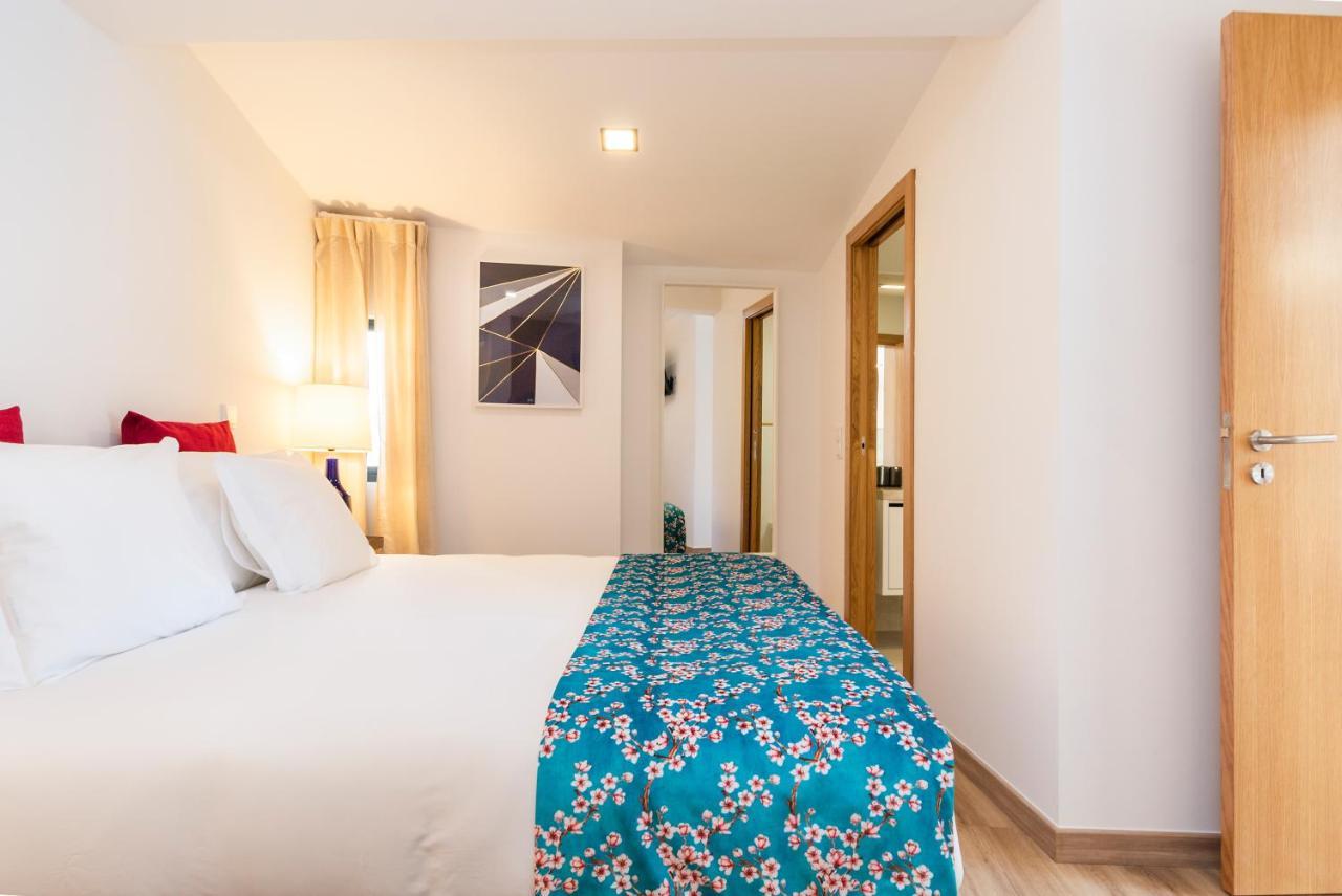 Perfect 1 Bed In Chiado With Terrace And Aircon Apartman Lisboa Kültér fotó